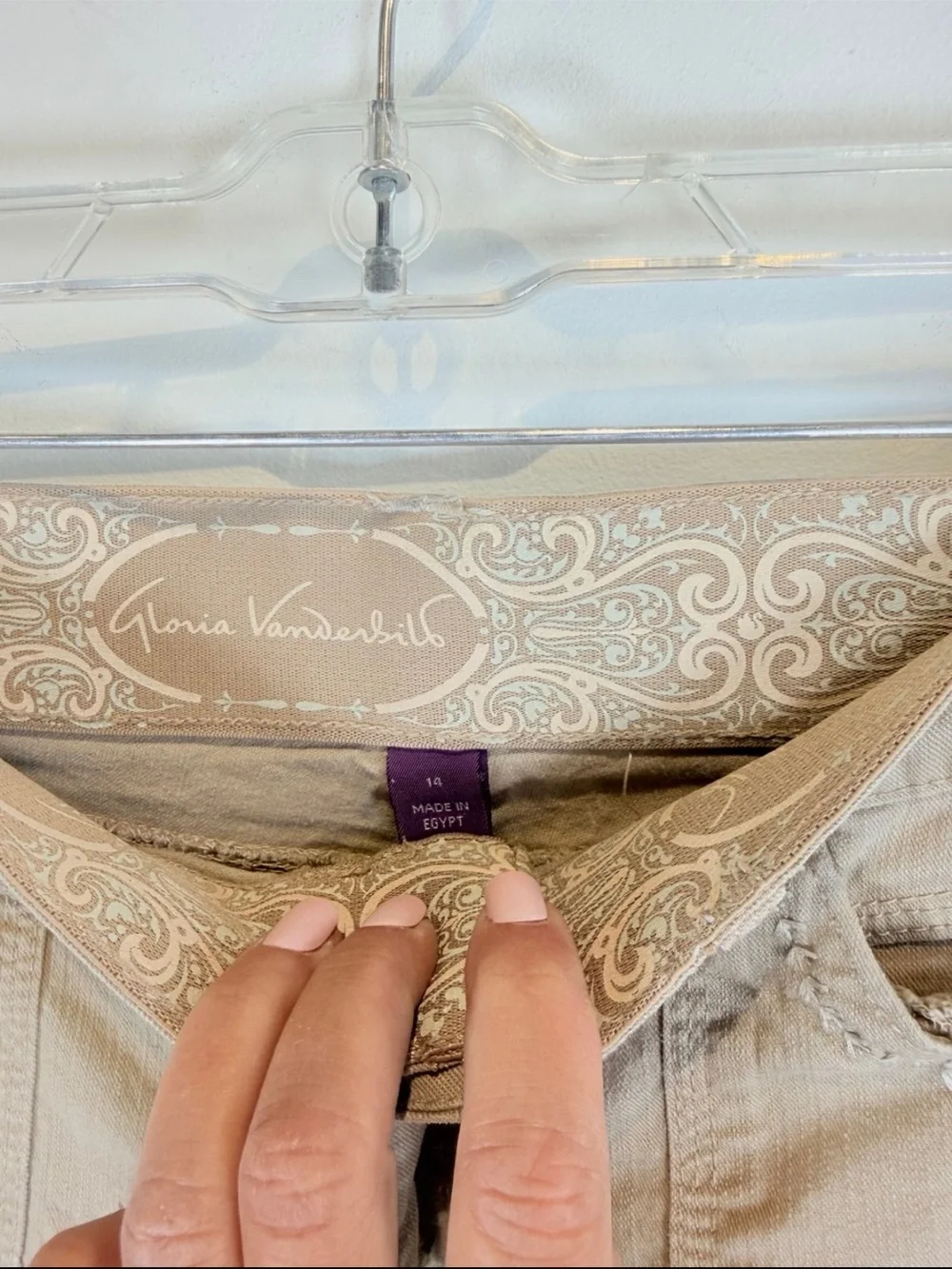 Gloria Vanderbilt Tan Bermuda Shorts, Size 14